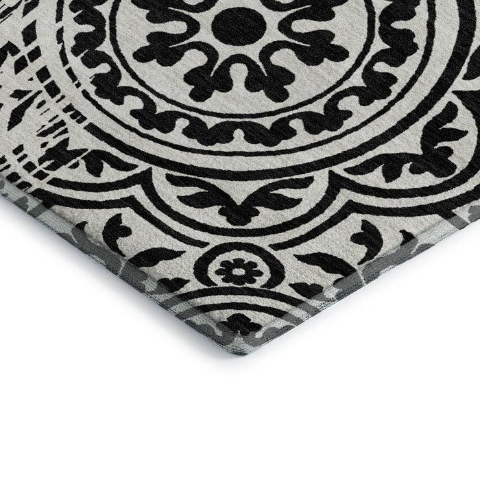 8' X 10' Medallion Washable Area Rug With UV Protection - Black And Ivory