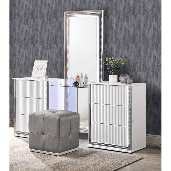 Global Furniture White Aspen Vanity Set with LED